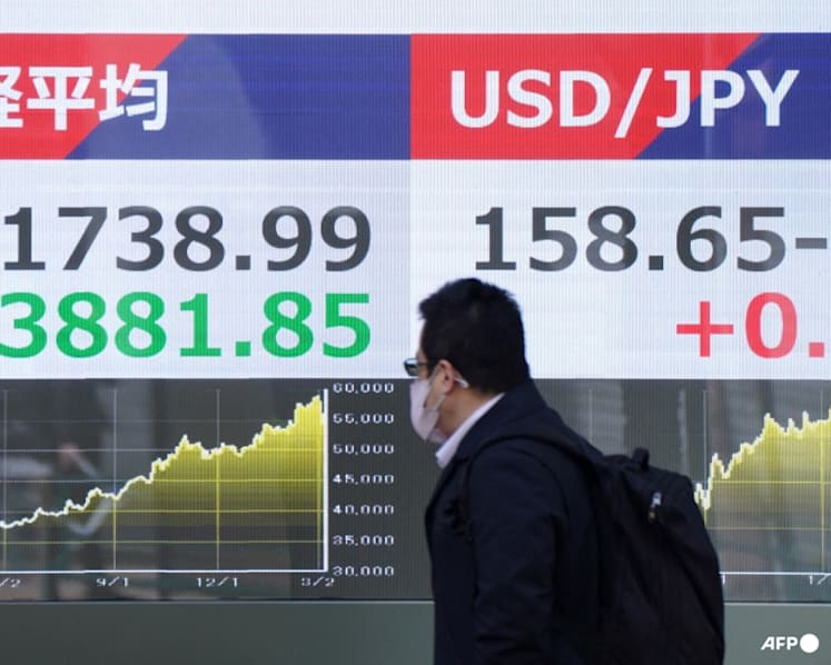 Asian equities plunge as oil soars 30% on Middle East crisis