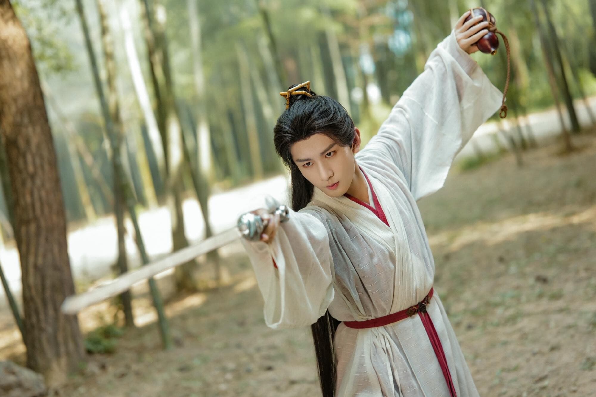 季肖冰《机智的恋爱生活》，失忆霸总的两副面孔，土味剧情好上头_搜狐网, image size:2000x1333