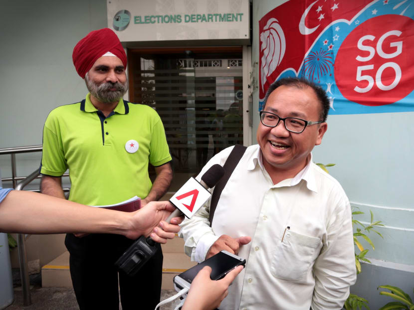 Potential candidates arrive at the Elections Department