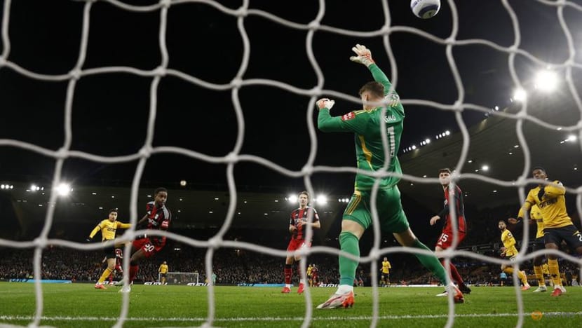 Fulham boost European hopes with 2-1 win at struggling Wolves