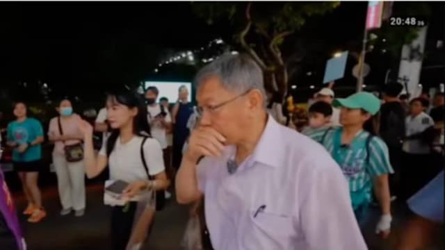 柯文哲拜票突遭喷辣椒水 警掌握线索追查嫌疑人