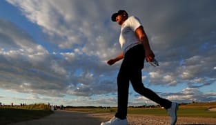 Clark laments 'flat' atmosphere with US Open win within reach