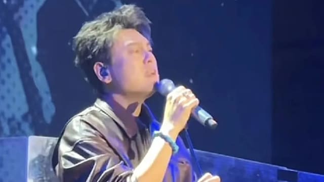 惨遭“除名”踢出F4！朱孝天首露面开唱突泪崩
