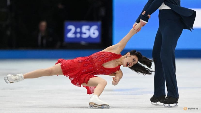 Figure Skating-Liu delivers stunner to take gold at world championships Figure Skating-Liu delivers stunner to take gold at world championships