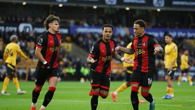 Arsenal thump West Ham to go second, Kluivert bags penalty hat-trick for Bournemouth Arsenal thump West Ham to go second, Kluivert bags penalty hat-trick for Bournemouth