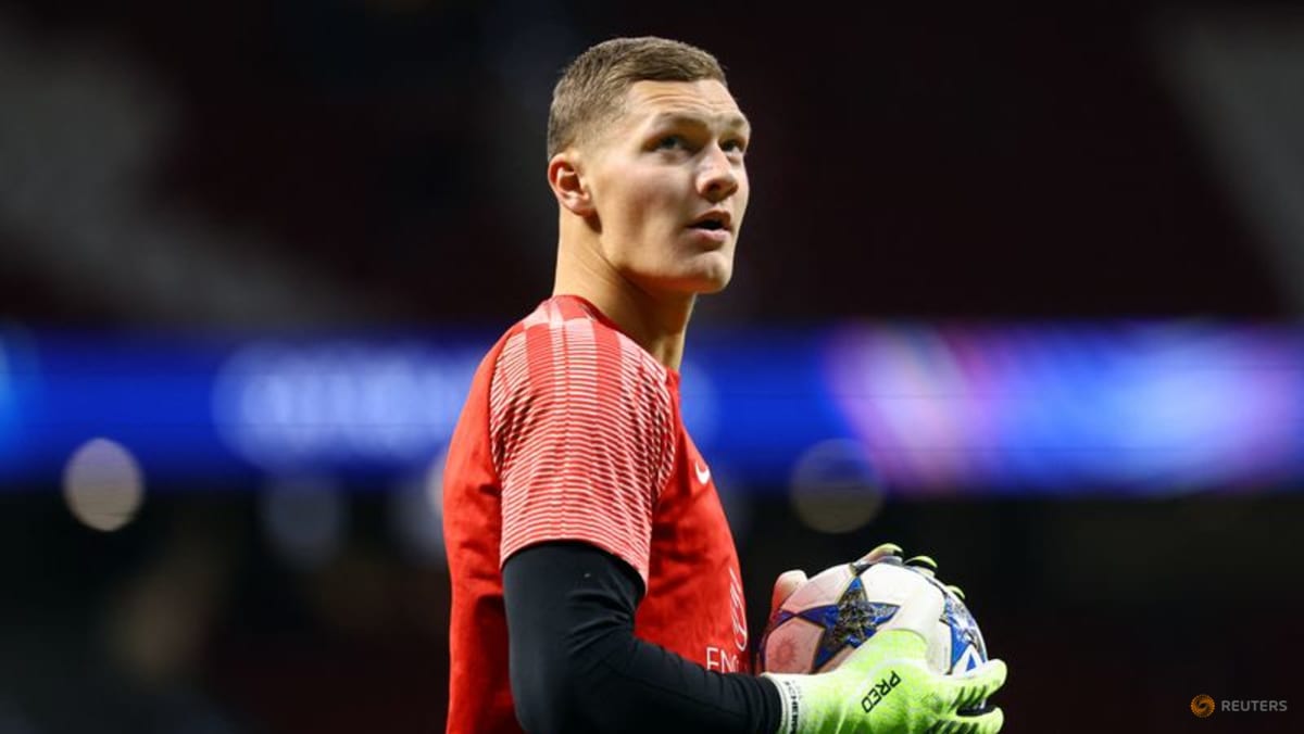 Ipswich sign Dutch goalkeeper Scherpen