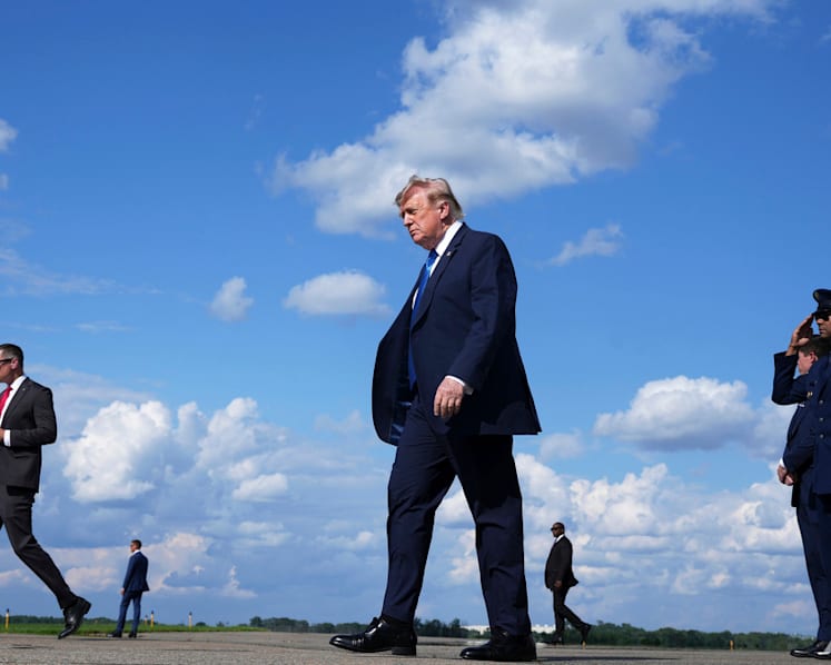 Trump says he will hold off on fresh Iran attack in hope of quick deal Trump says he will hold off on fresh Iran attack in hope of quick deal