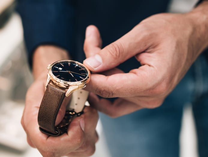 Low price hand watch outlet