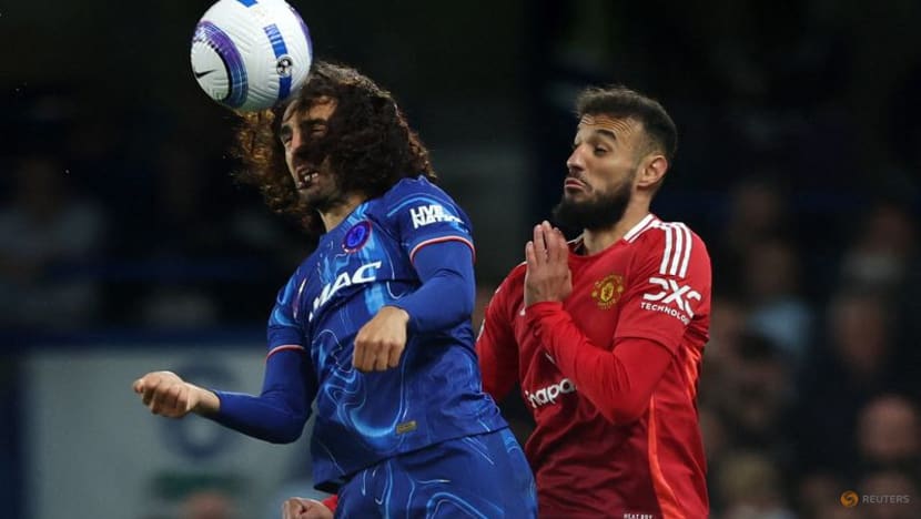 Chelsea beat Manchester United to stay on course for Champions League