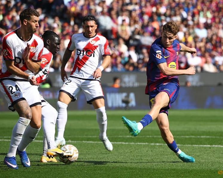 Araujo header and Garcia heroics secures Barcelona's narrow win over Rayo