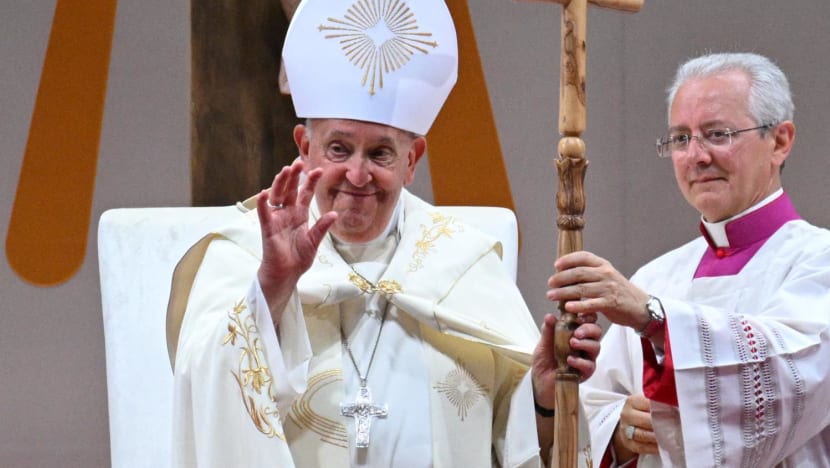 50,000 people gather at the National Stadium for papal mass