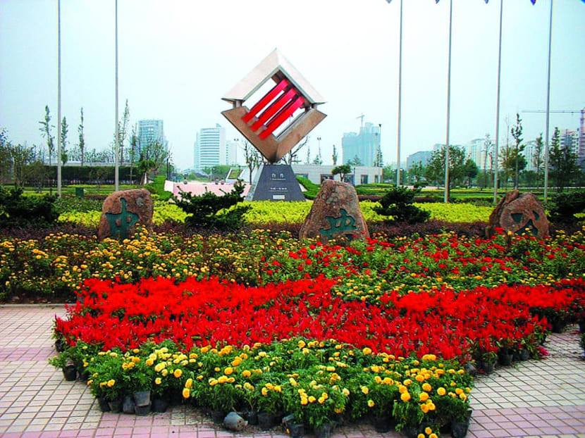 Singapore hopes that the third and latest Government-to-Government (G2G) project between the Republic and China in Chongqing will provide a “demonstrative effect” on the opening-up of western China, said Prime Minister Lee Hsien Loong. TODAY file photo Singapore hopes that the third and latest Government-to-Government (G2G) project between the Republic and China in Chongqing will provide a “demonstrative effect” on the opening-up of western China, said Prime Minister Lee Hsien Loong. TODAY file photo
