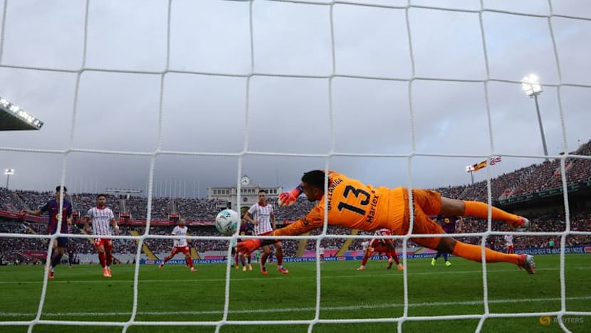 Substitute Araujo nets late winner as Barcelona edge Girona 2-1