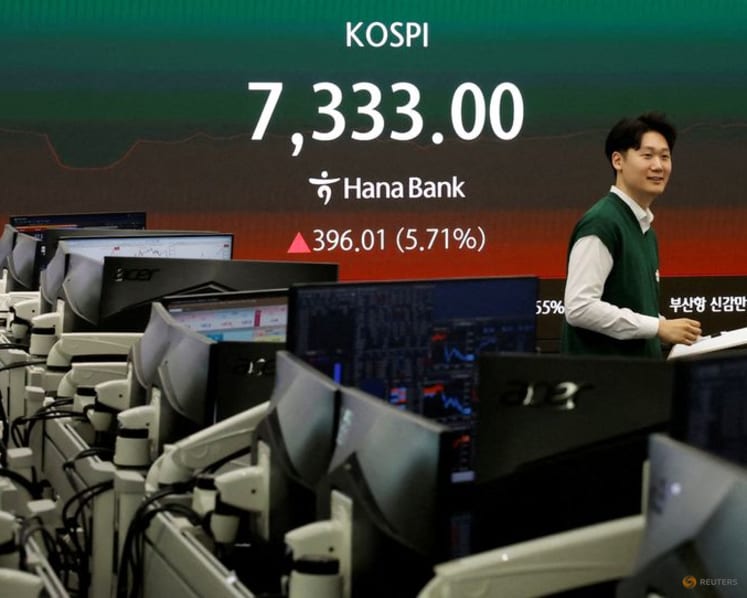 Korea's KOSPI breaks 7,000 as AI rally catapults Samsung into $1 trillion club