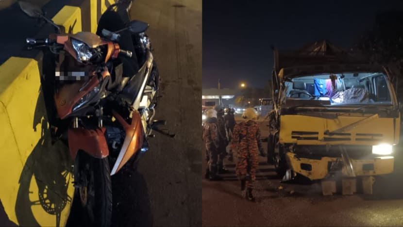 Two motorcyclists killed in accident at Tanjung Kupang toll plaza on Tuas Second Link Two motorcyclists killed in accident at Tanjung Kupang toll plaza on Tuas Second Link