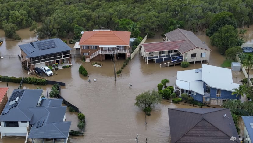 Massive floods strand over 50,000 in eastern Australia Massive floods strand over 50,000 in eastern Australia