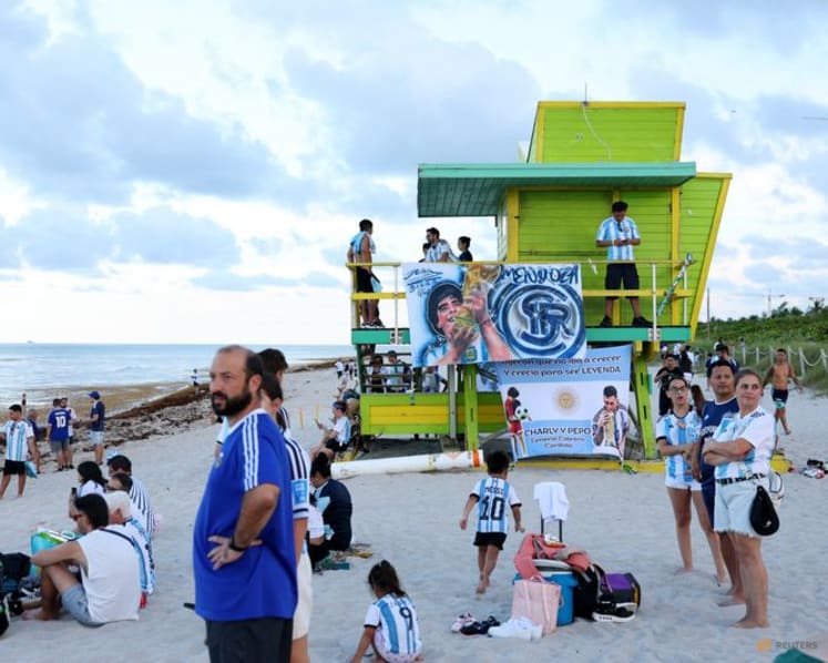 Scaloni hails '12th man' as Argentina fans hit Miami