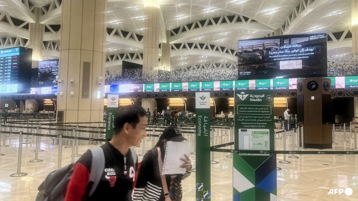 Singaporeans stranded by Middle East airspace shutdown face delays, rising costs