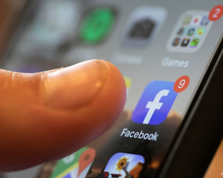 EU lawmakers step up efforts to combat AI and online disinformation 