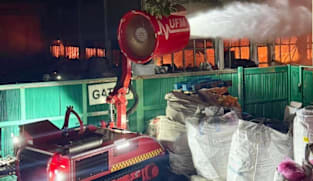 துவாஸ் கிடங்கில் தீ: 7 மணி நேரப் போராட்டத்திற்குப் பின் அணைக்கப்பட்டது 