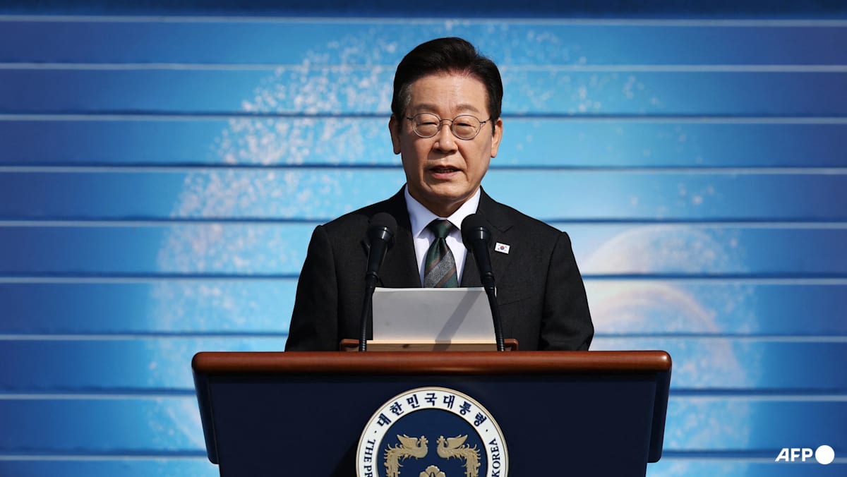 South Korea president apologises for overseas adoptions failures
