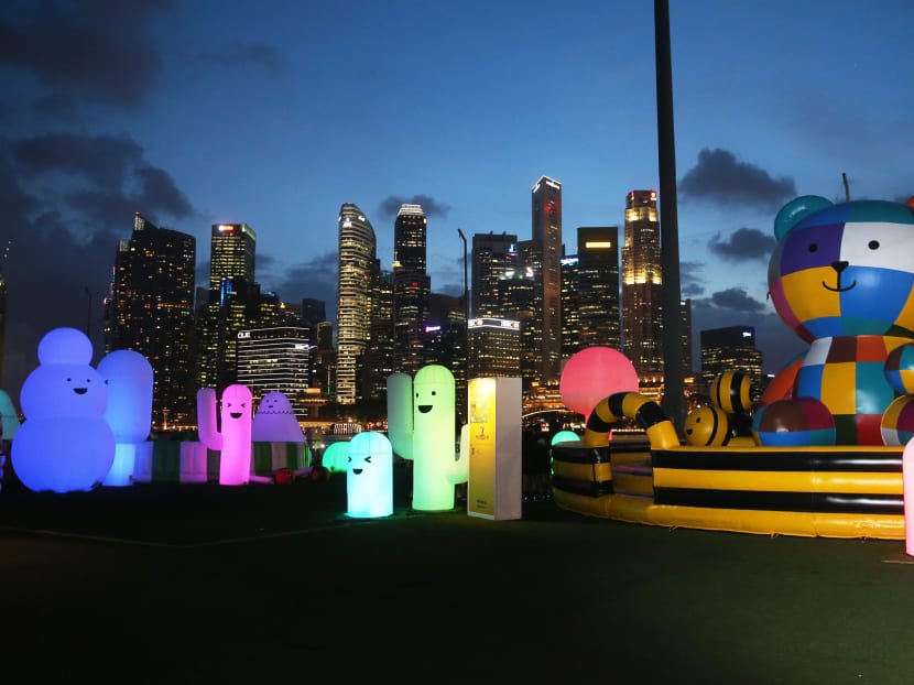 Bounce off giant inflatable animals at Art-Zoo