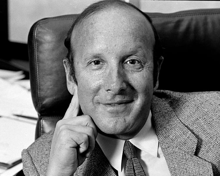 Famed music executive Clive Davis dead at 94
