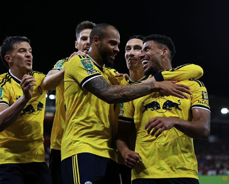 Newcastle come from behind to reach League Cup third round