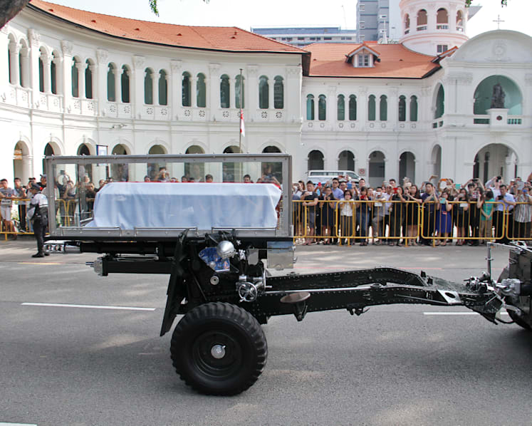 Loyal staff give Mr Lee Kuan Yew final send-off