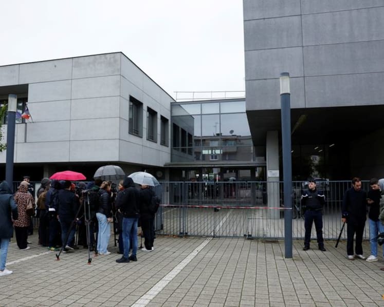 French student who stabbed teacher in the face was fascinated by Nazism