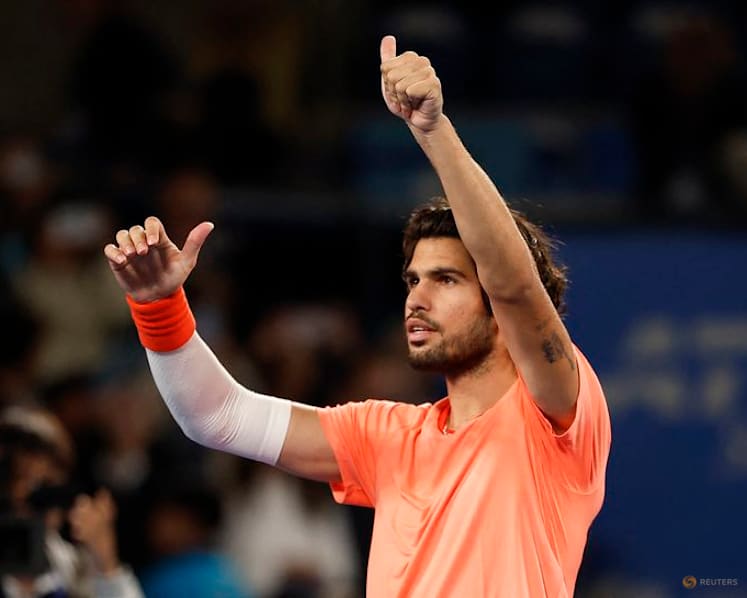 Alcaraz rallies past Munar into Japan Open final