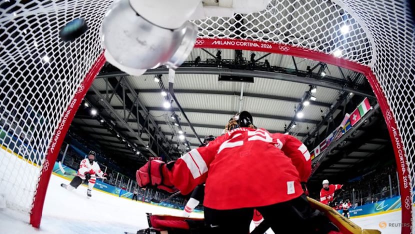 Ice hockey-Canada make winning start, US women thump Finns, Germany and Sweden triumph