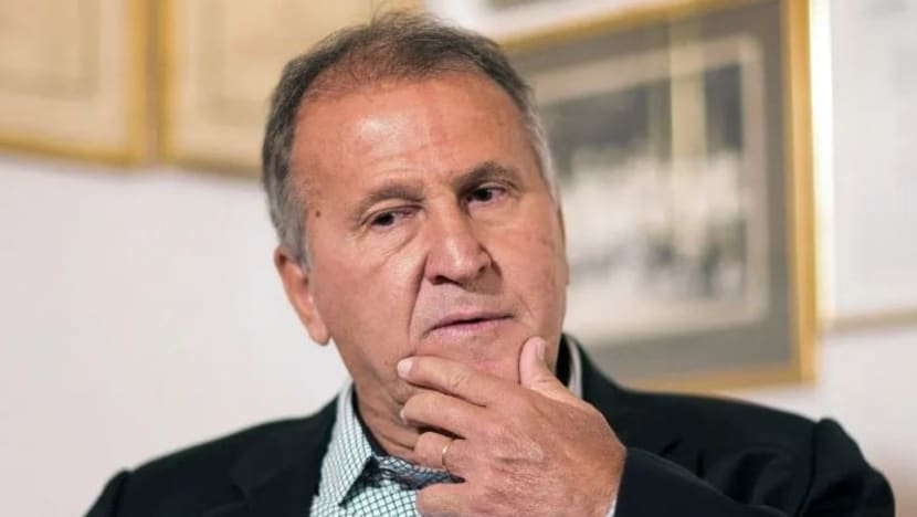 Legenda bola sepak Brazil, Zico, hilang beg tangan kira-kira AS$543,000 di Paris Legenda bola sepak Brazil, Zico, hilang beg tangan kira-kira AS$543,000 di Paris