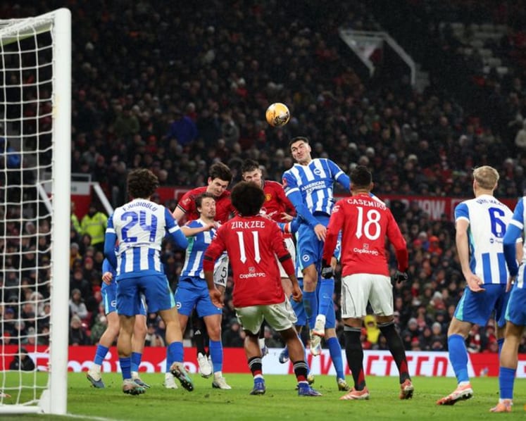 Martinelli hat-trick sends Arsenal past Portsmouth in FA Cup, Man Utd beaten