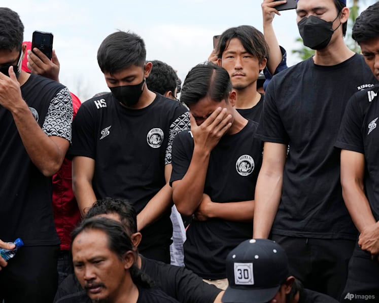 No request for paramedics, ambulances on standby before Indonesia football match stampede: Local health chief