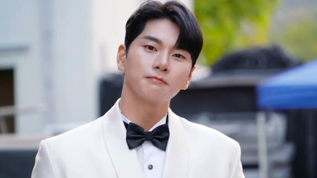 韩星李伊庚再遭爆料！ 对话流出问小10岁嫩妹胸部尺寸