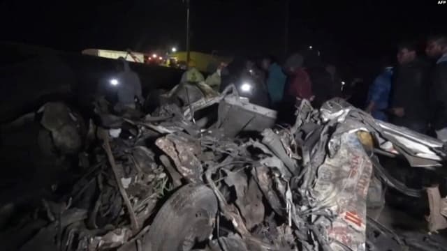 肯尼亚一辆卡车失控发生车祸 造成至少48人死亡