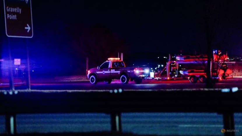 US figure skaters were on board plane that crashed into Potomac River US figure skaters were on board plane that crashed into Potomac River