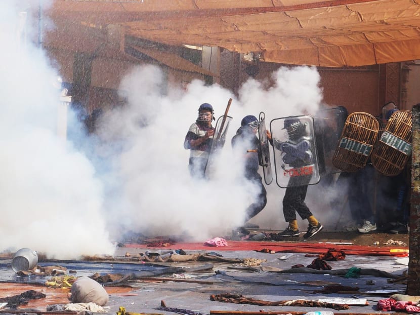 Gallery: Police clash with Indian guru supporters; 190 hurt