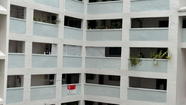 波东巴西组屋单位外出现焦尸