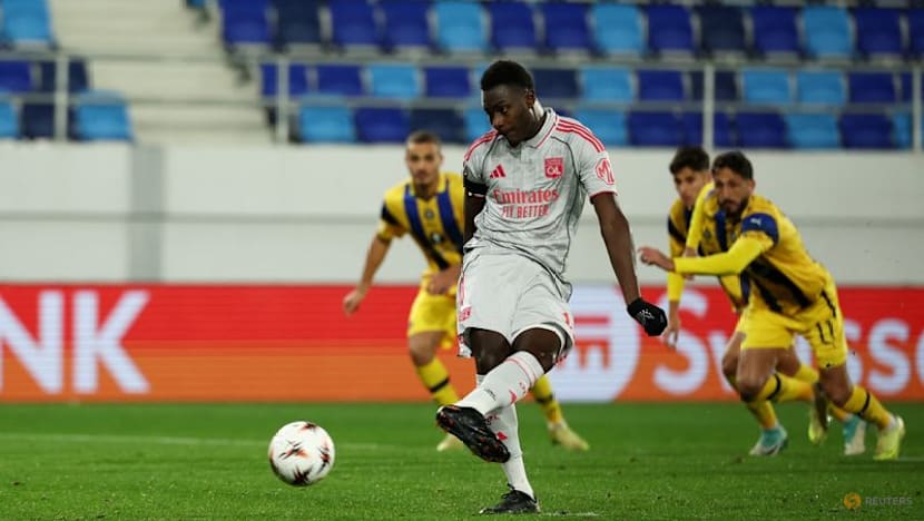 Lyon thump Maccabi Tel Aviv to go top, Forest keep on winning