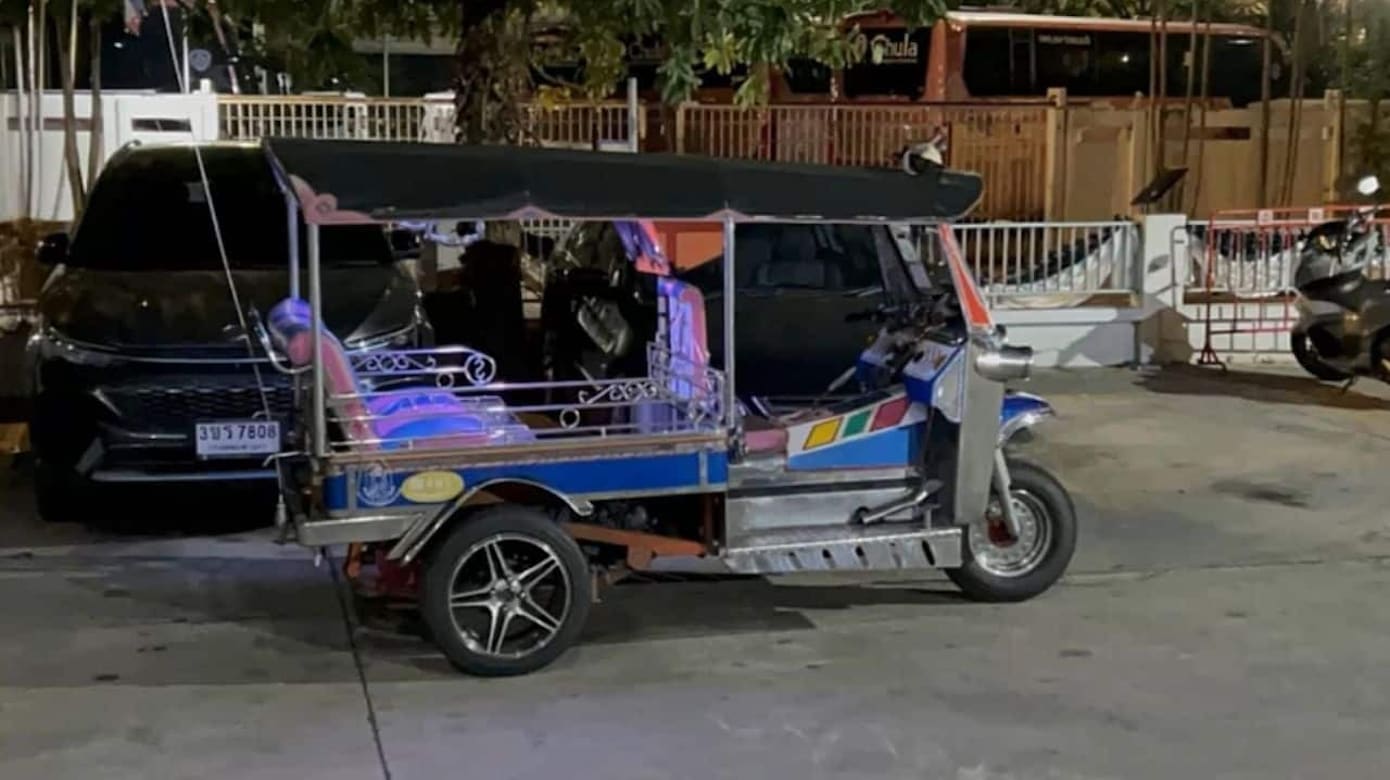 港女曼谷乘嘟嘟车 遭摩托匪抢走肩背包