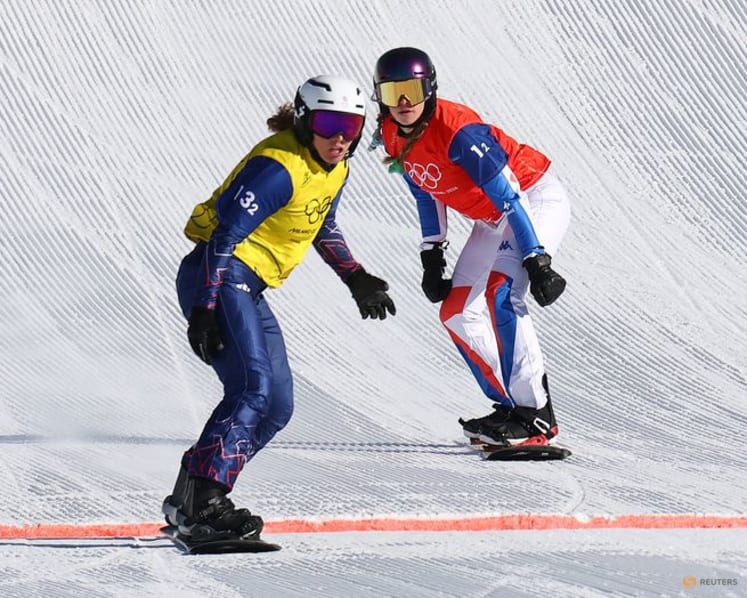 Snowboard-Britain wins mixed team cross gold