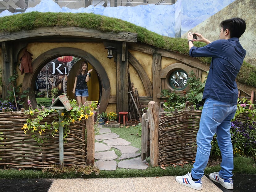 Middle Earth in transit