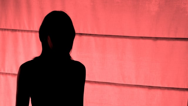 英国少女找到失散多年父亲 成年后两人开始发生性关系