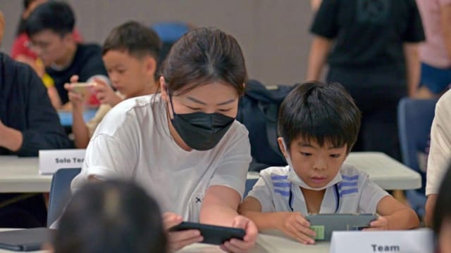 通过电子和手机游戏 逾450居民拉近亲子关系