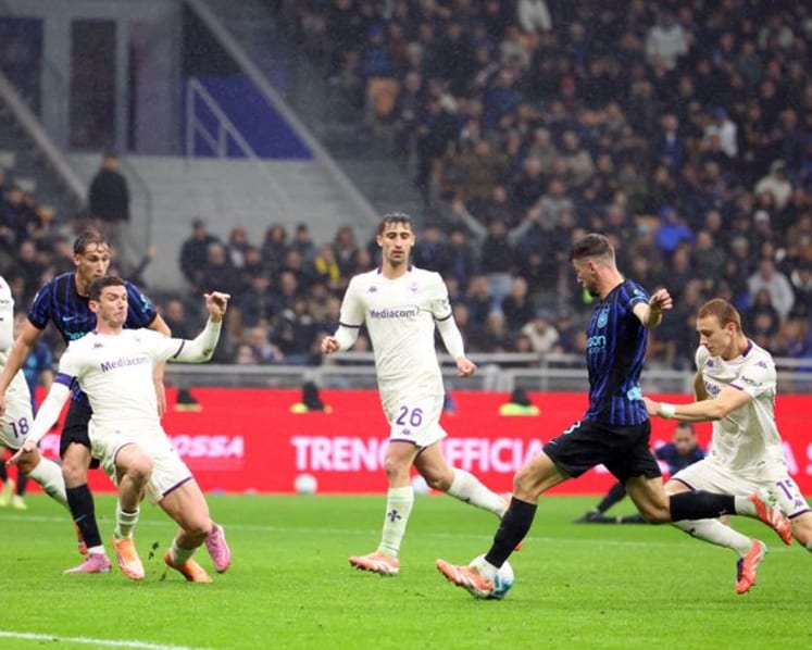 Calhanoglu double fires Inter to 3-0 win over struggling Fiorentina