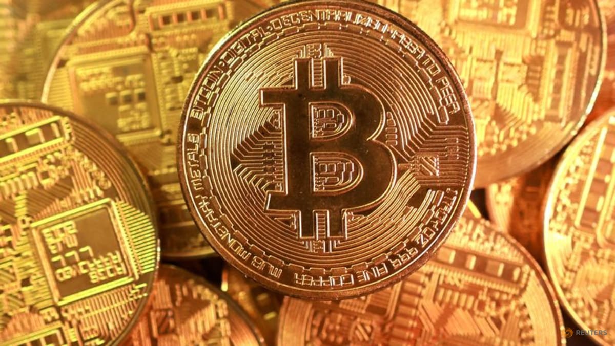 Bitcoin falls nearly 2% to $93,684