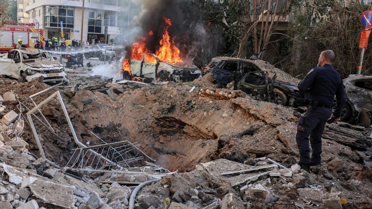 Middle East Strike: How Live 3D Globe Tracking Correlates with Catalyst Predictions for Oil and Gold Volatility