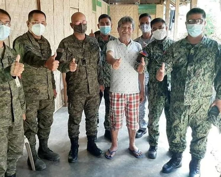 Philippine troops rescue man seized by suspected militants